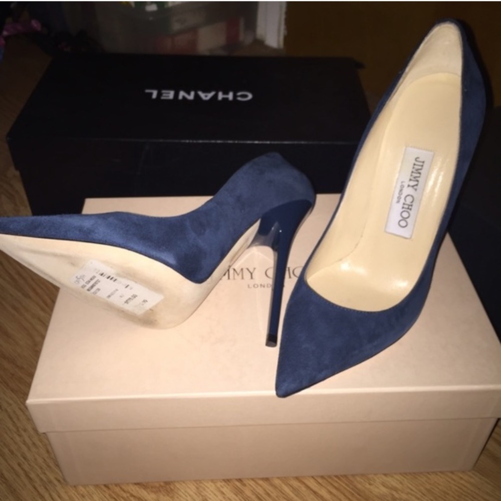 JIMMY CHOO SUEDE BLUE HEELS NWT SZ 35W